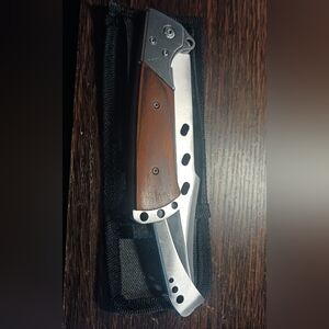 Stylish Folding Knife with Wooden Grip